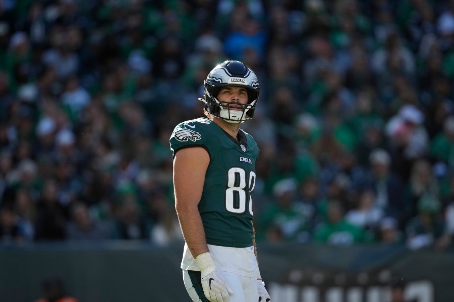 Eagles host Cowboys, look to snap four-game losing streak