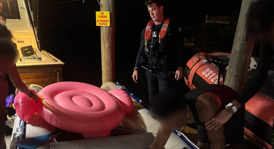 US Coast Guard rescues 4 stuck under Florida Keys bridge
