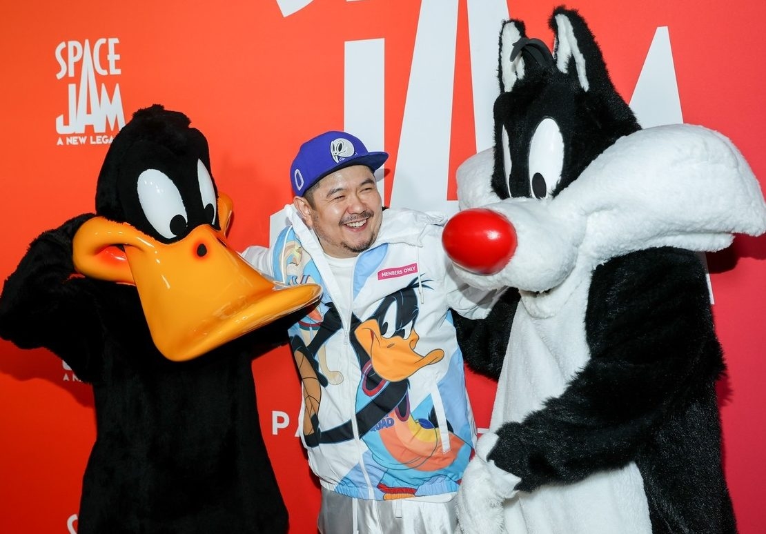 Eric Bauza, voice of Bugs Bunny and Daffy Duck, dead at 46