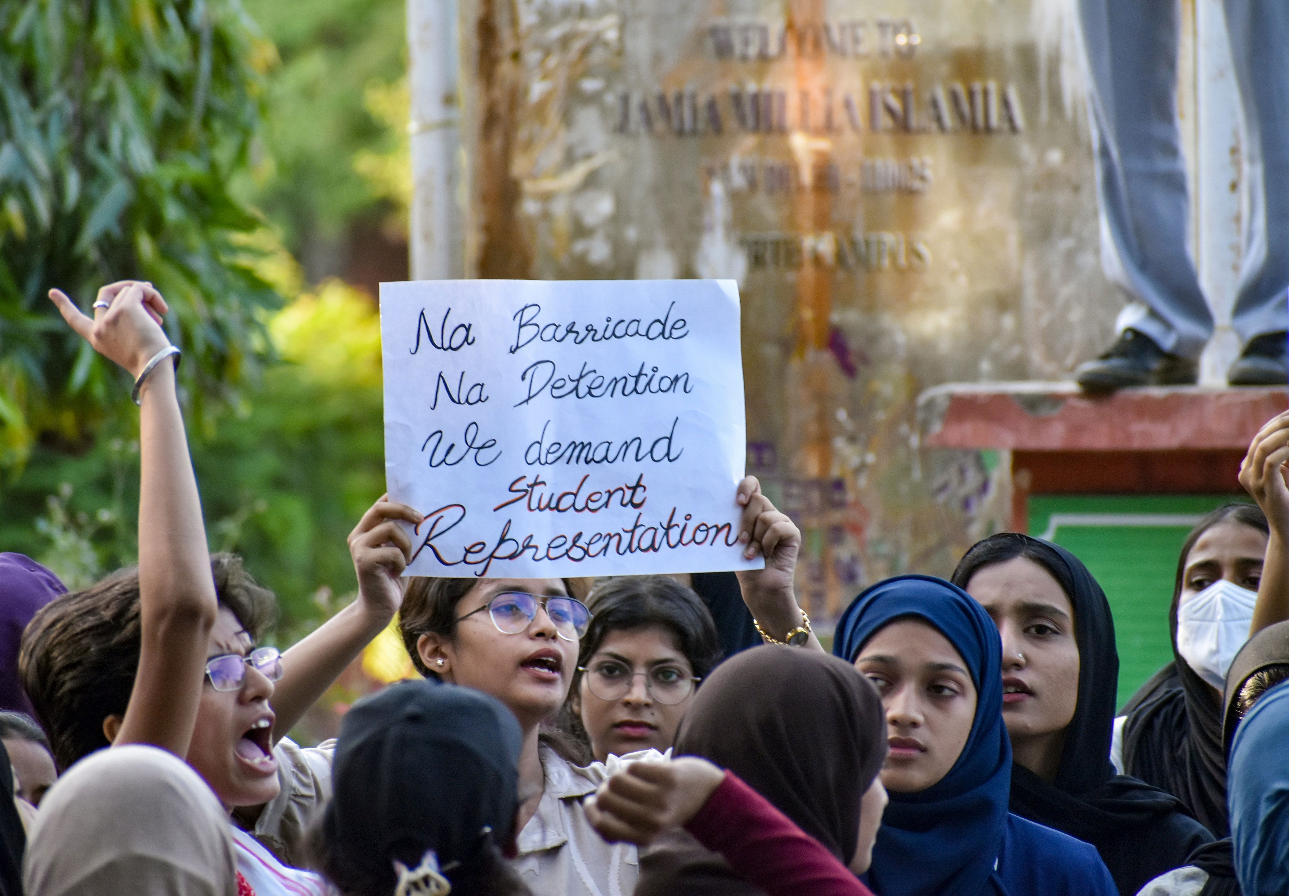 Jamia row escalates as Congress targets administration over FIRs ...