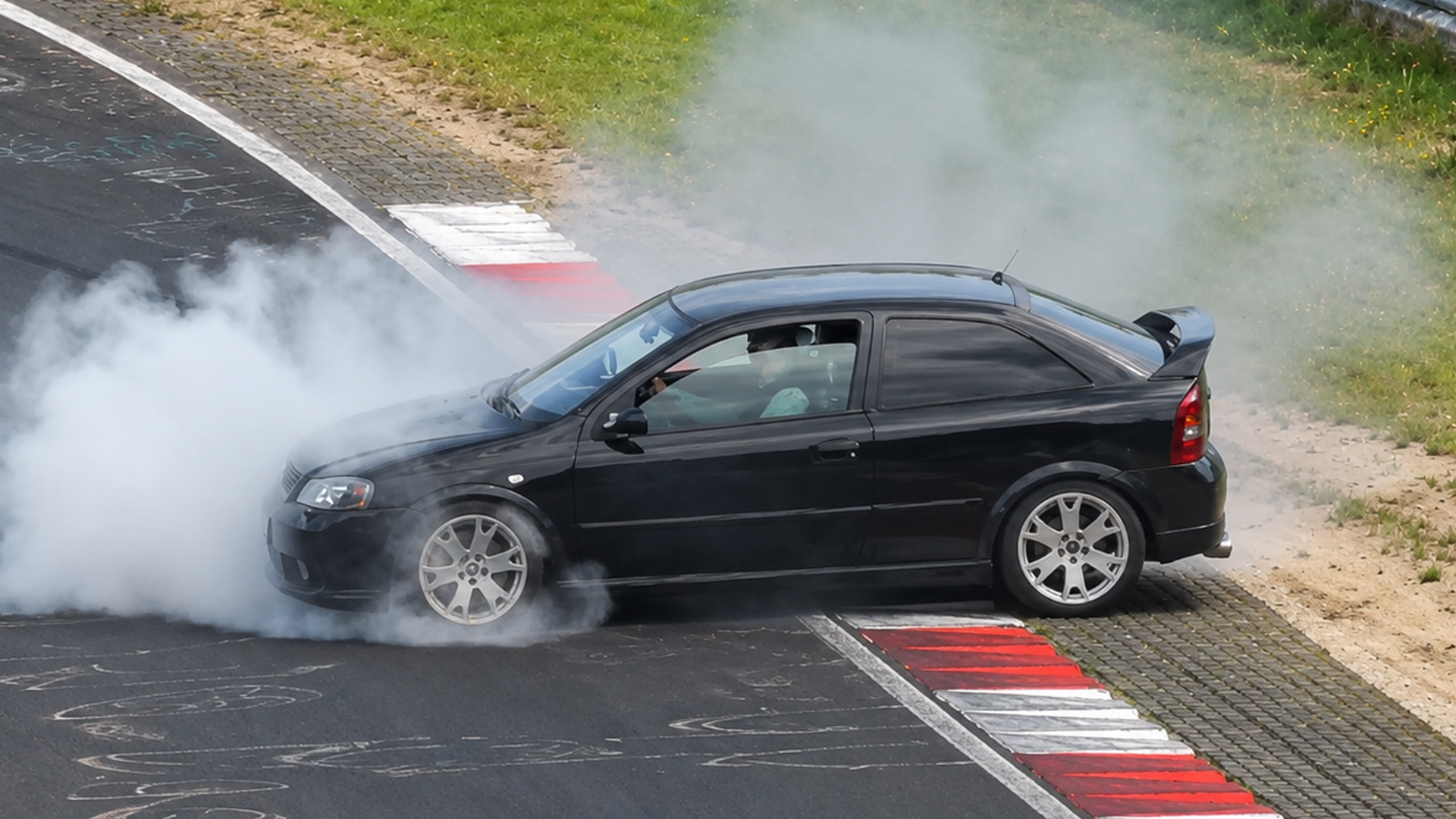 Coolant leak creates a slippery hazard at the Nürburgring