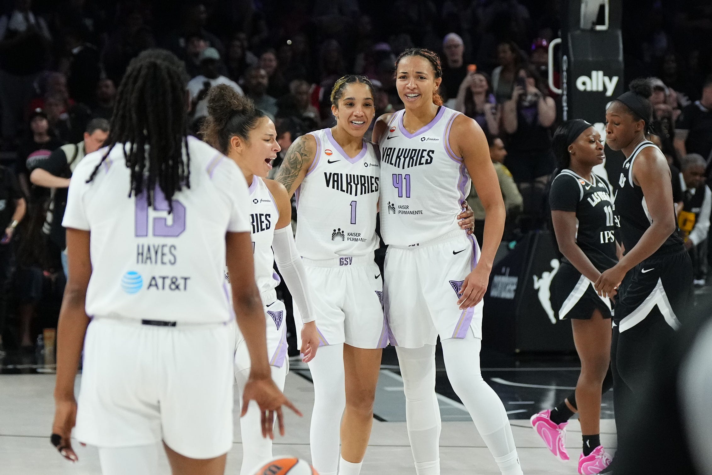 How Geno Auriemma’s UConn influence is powering Valkyries’ title run