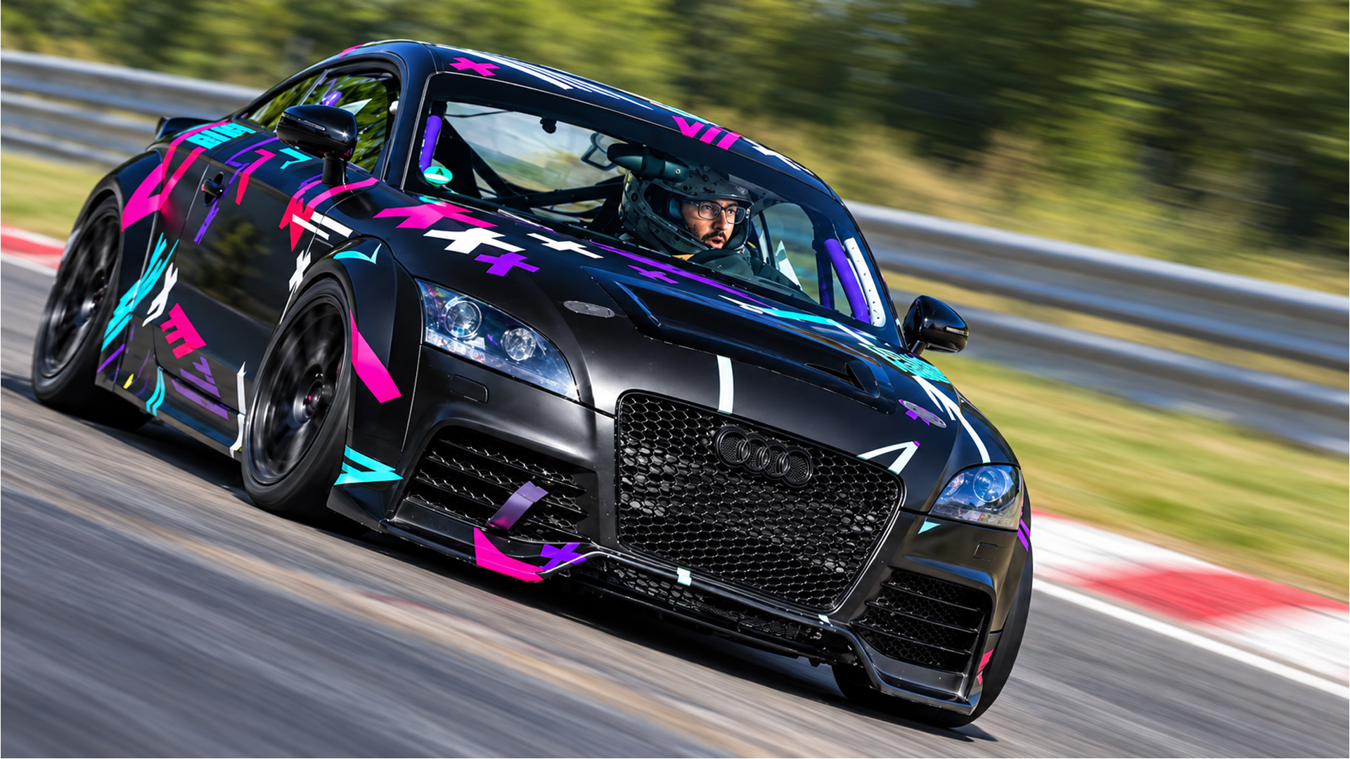 Modified Audi TT flies through Nürburgring corners