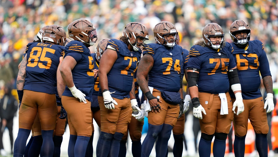 Packers' center injuries compound O-line woes ahead of Week 8