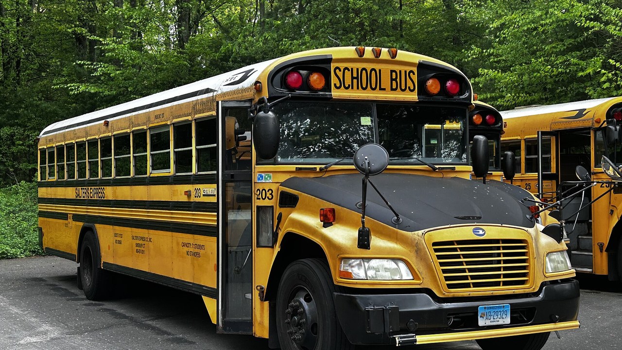 Loose bolts can cut the drive power on 1,590 Blue Bird electric school ...