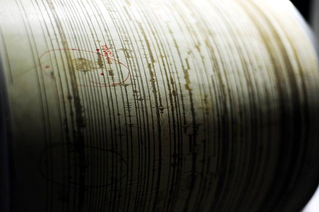 Terremoto oggi Campi Flegrei, sciame sismico in corso: scossa di ...