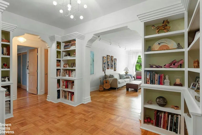 A one-bedroom in Park Slope with a nice-size kitchen for $765,000