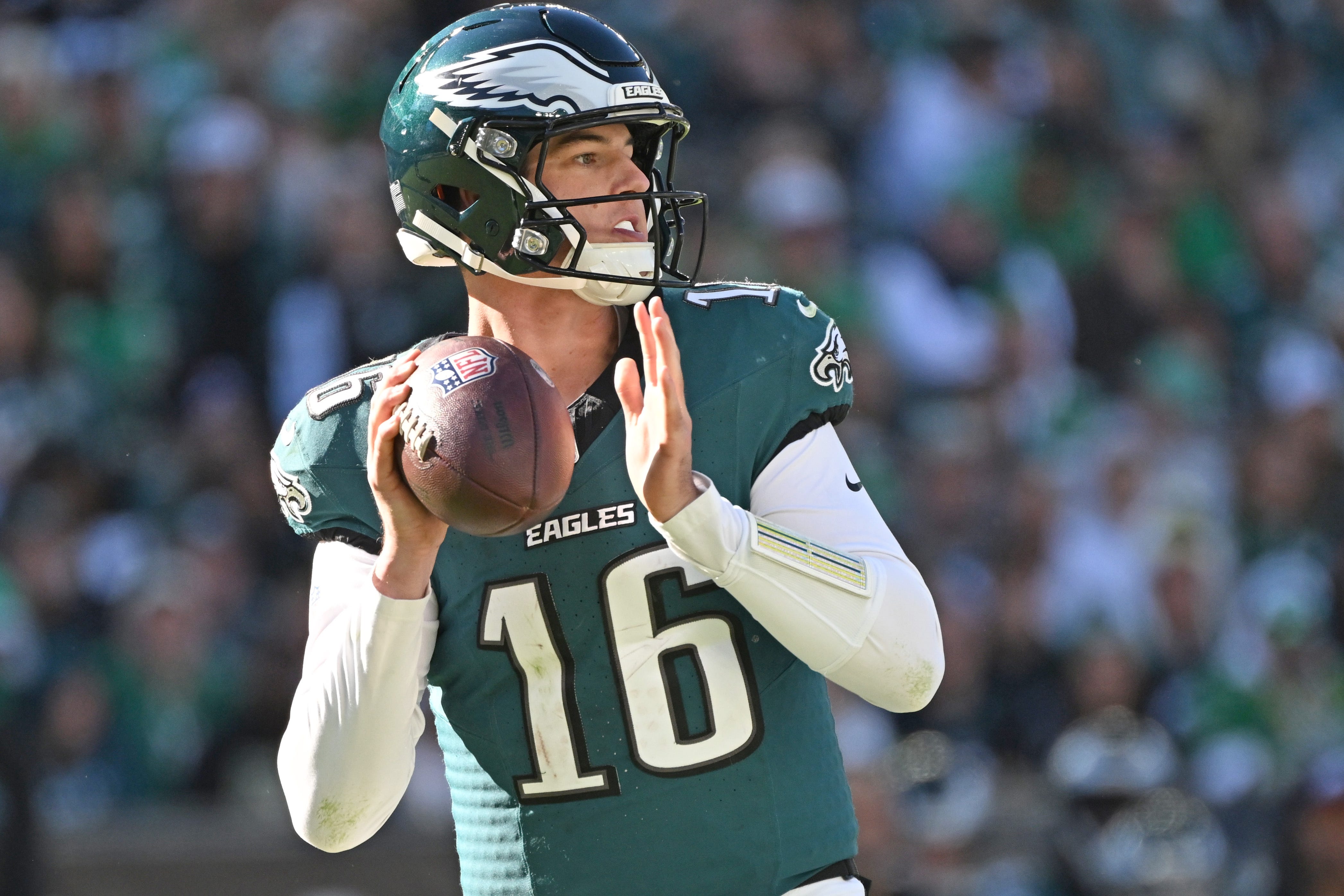 Eagles vs Cowboys live updates, score. What's Saquon Barkley's injury?