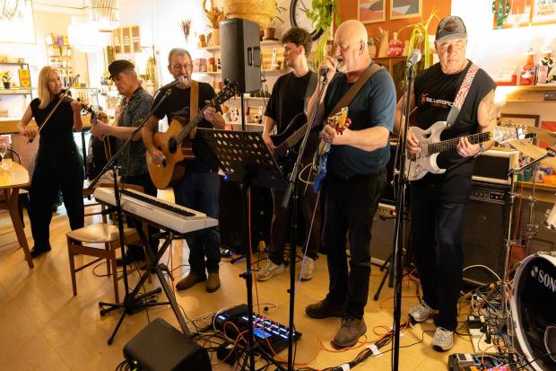 Winchester jam night grows from small session to 100-strong community ...