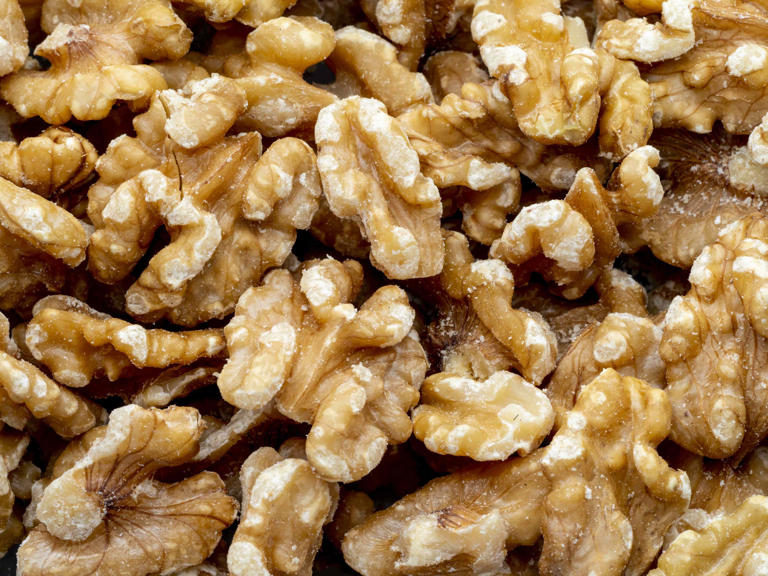 Eating walnuts every day may make your diet less inflammatory, study finds