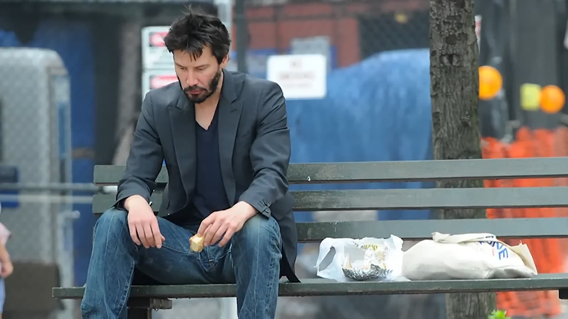 The photo of Keanu Reeves eating alone became a meme - he later ...