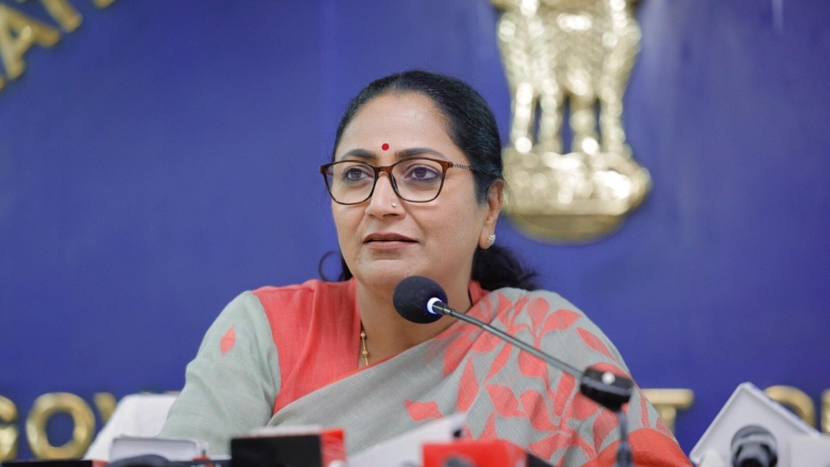 Delhi Chhath ghat preparations: CM Rekha Gupta orders repairs, lighting ...