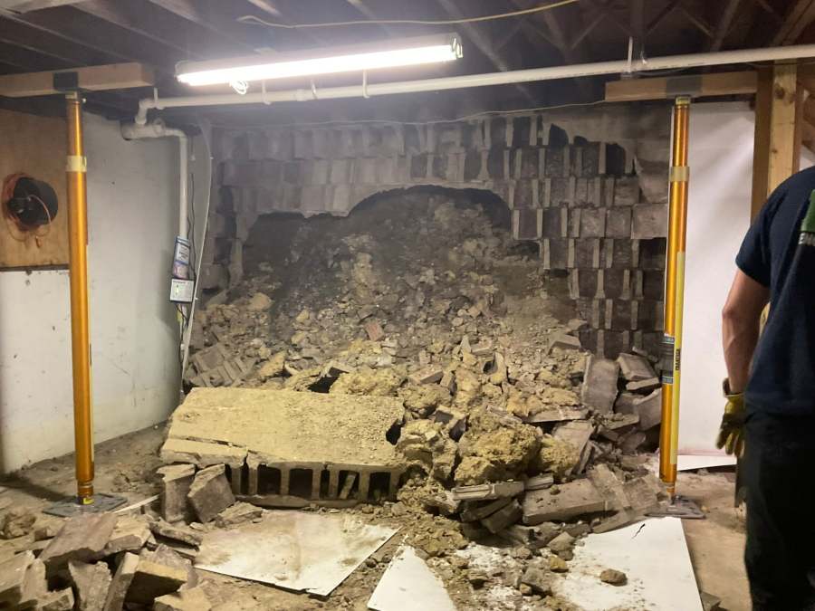 Commercial building in Sunbury partially collapses, prompts evacuation ...
