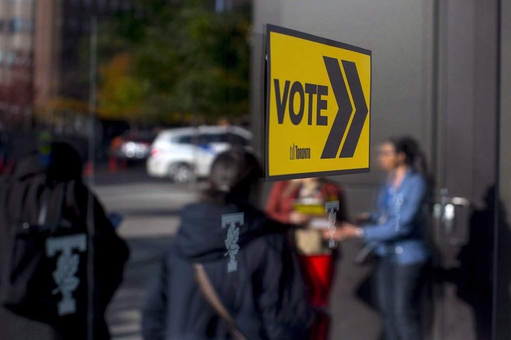 Voting time extended at nearly a dozen polling stations in Toronto