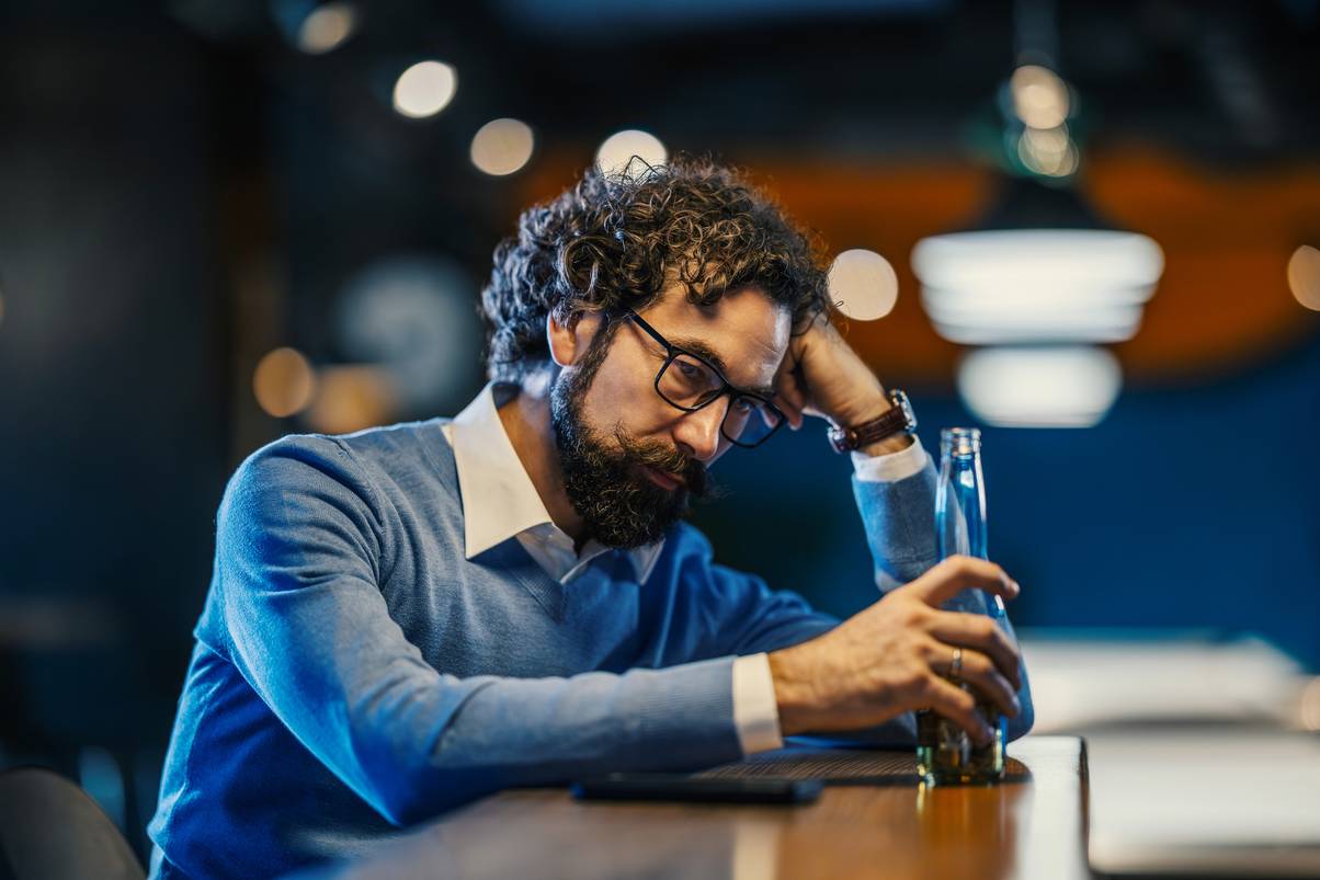 Alcoholic asks important question to people who only drink on weekends