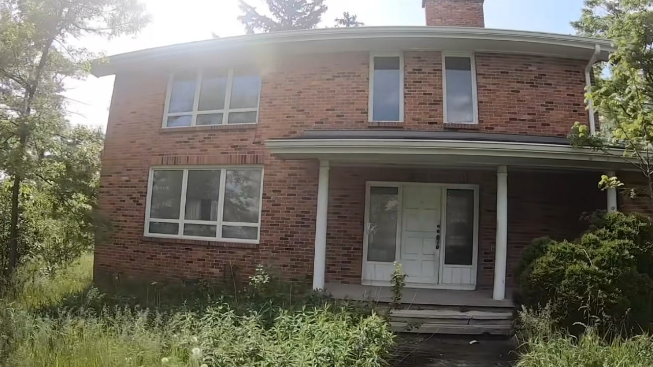 Exploring a retro abandoned home with indoor and outdoor pools