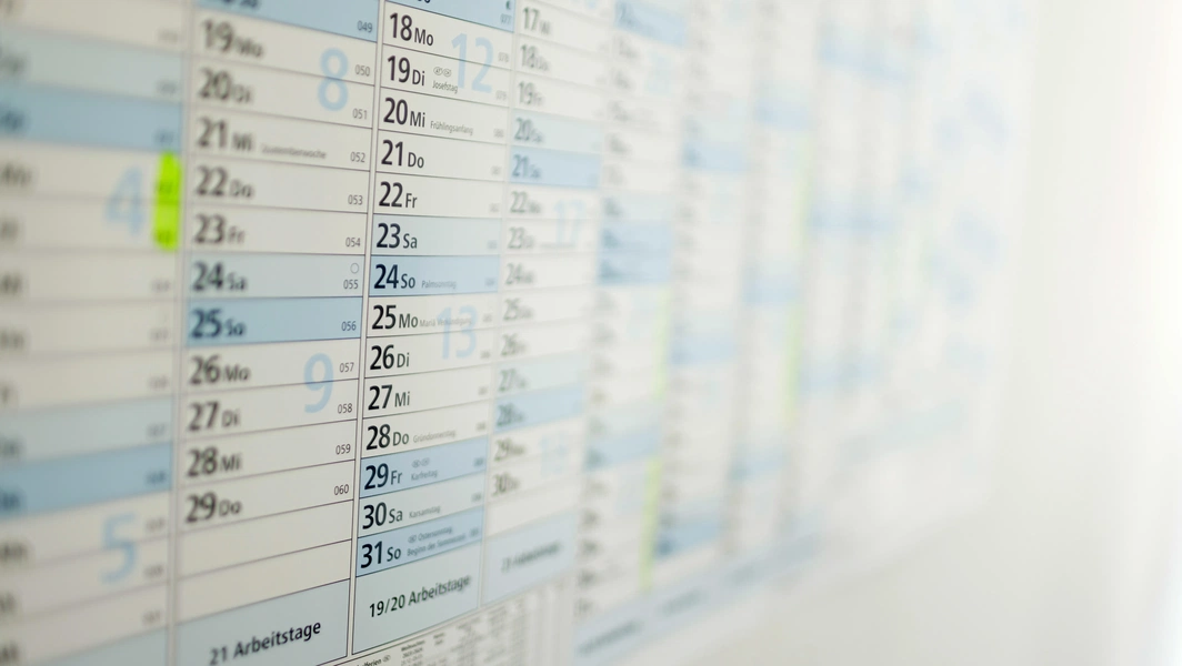 Turn memories into custom photo calendars