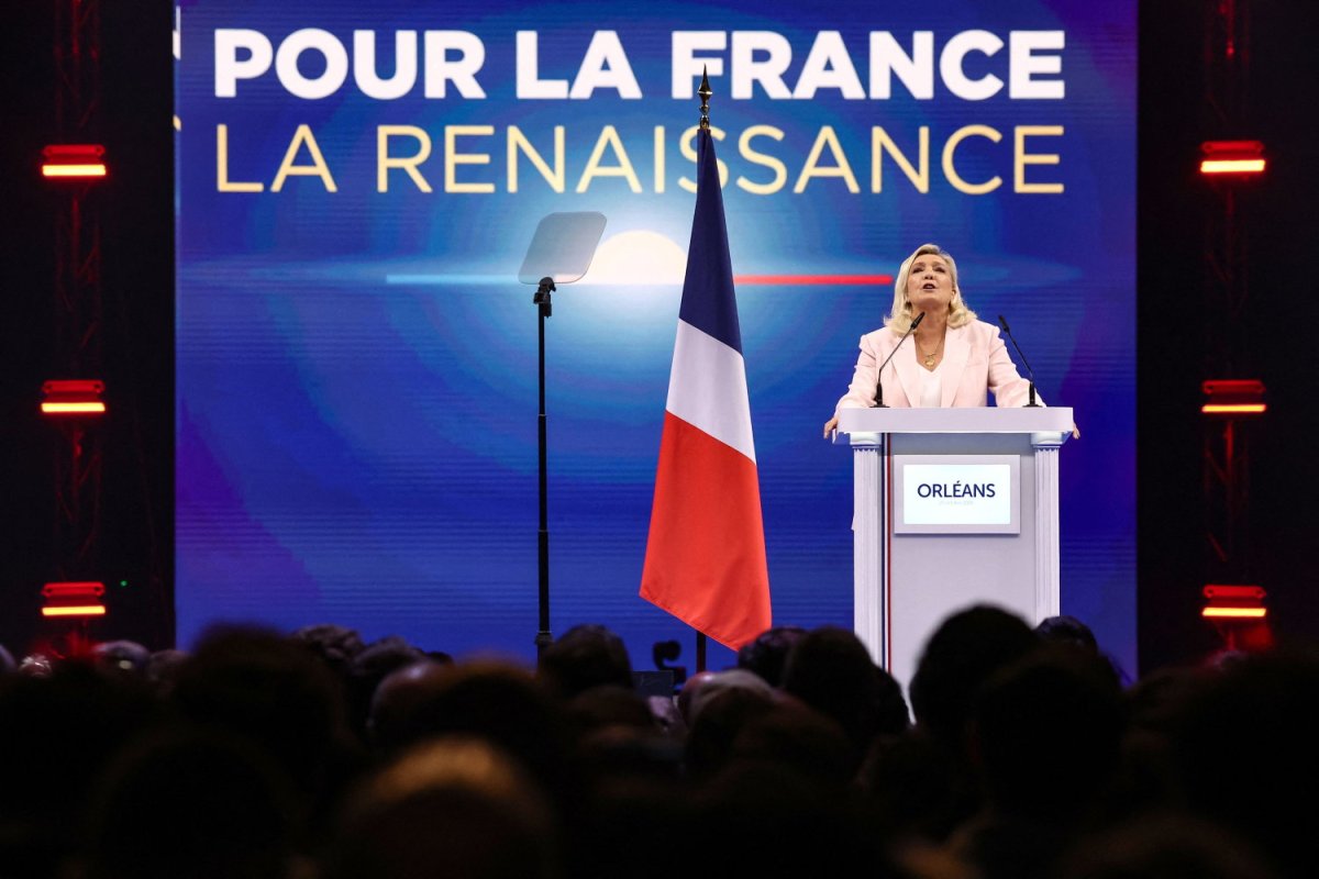 Présidentielle 2027 : à Orléans, Marine Le Pen polit les fondamentaux ...