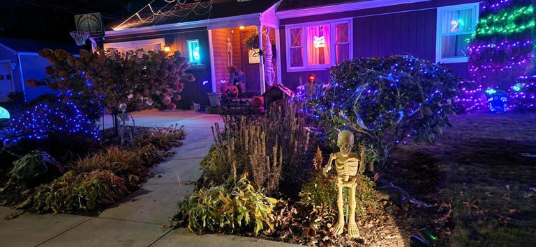 Springfield neighborhood gets into Halloween spirit with festive ...