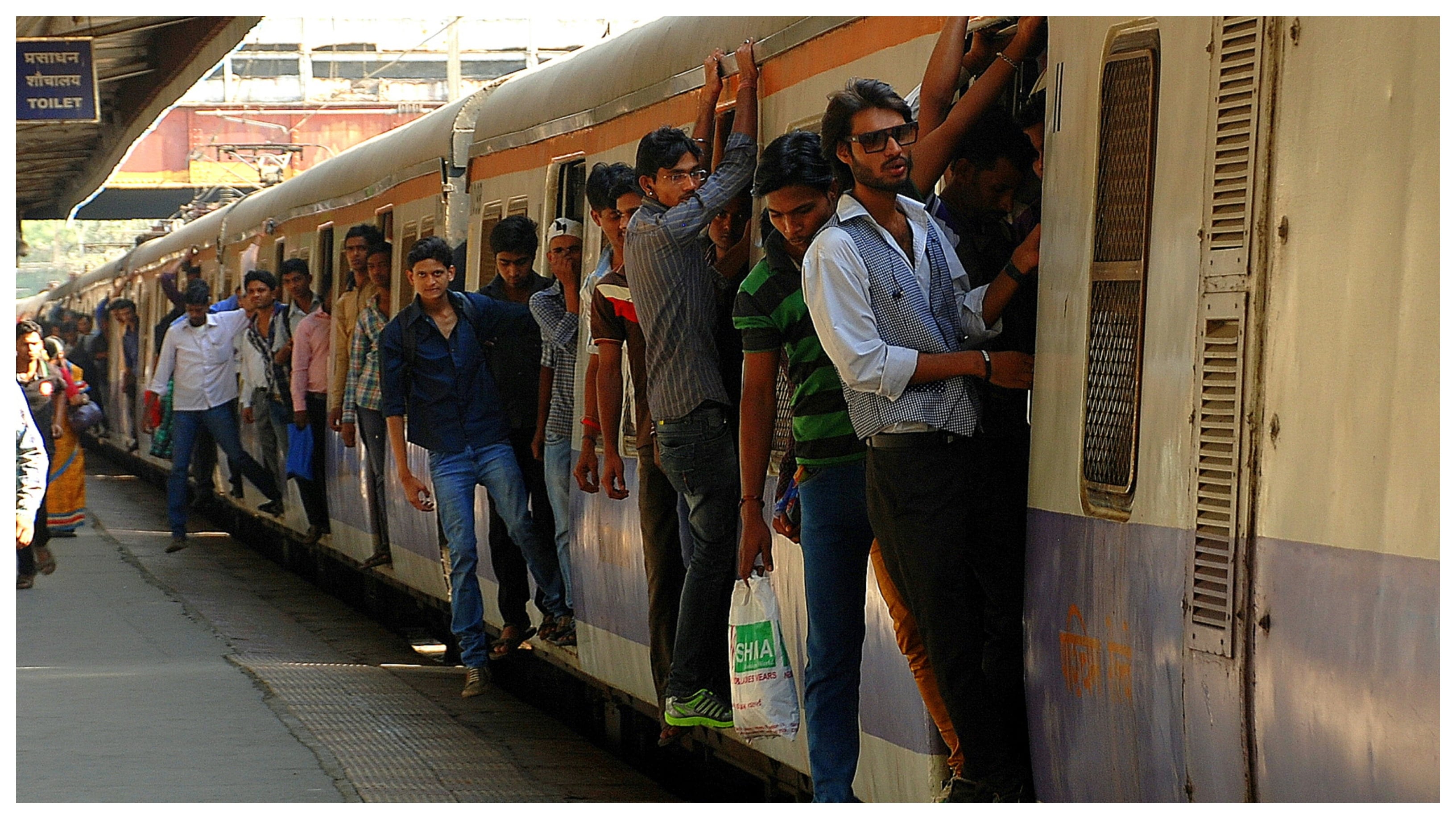 Mumbai local trains disruption: Signalling system on all 4 suburban ...