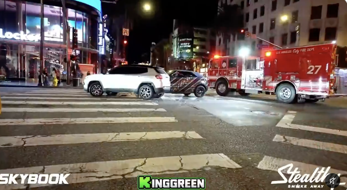 Watch UFC fighter live stream his own car accident — 'It's totaled'