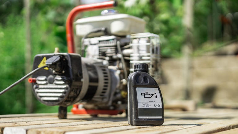 Can you use synthetic oil in a generator?