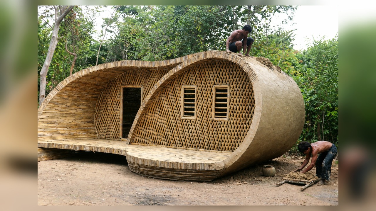 Builder crafts a complete jungle house from the ground up