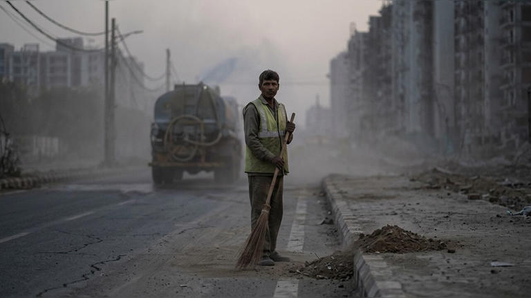 Delhi’s battle against dust: Why suppression measures are falling short