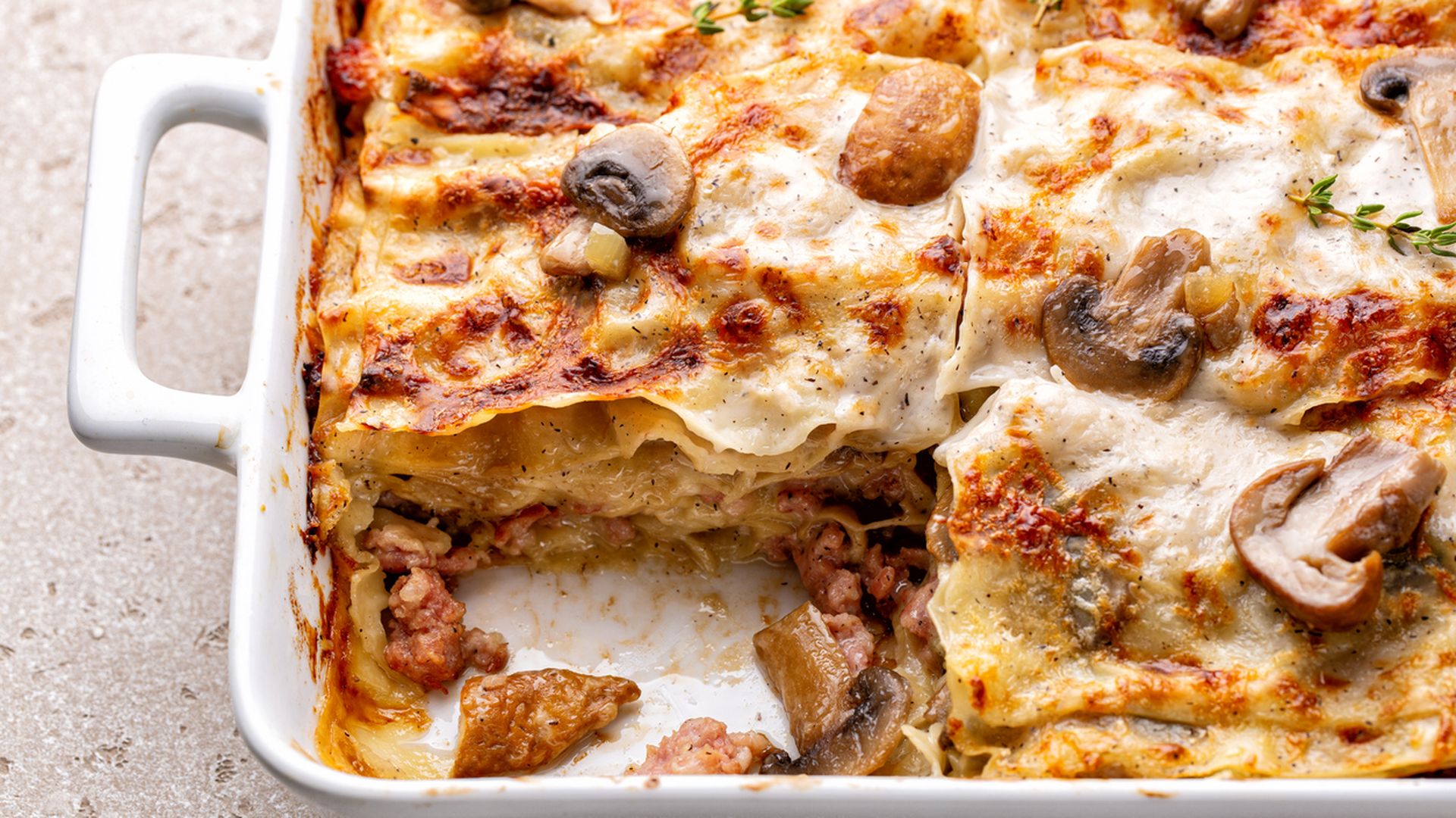 Lasagne con funghi e ragù di carne