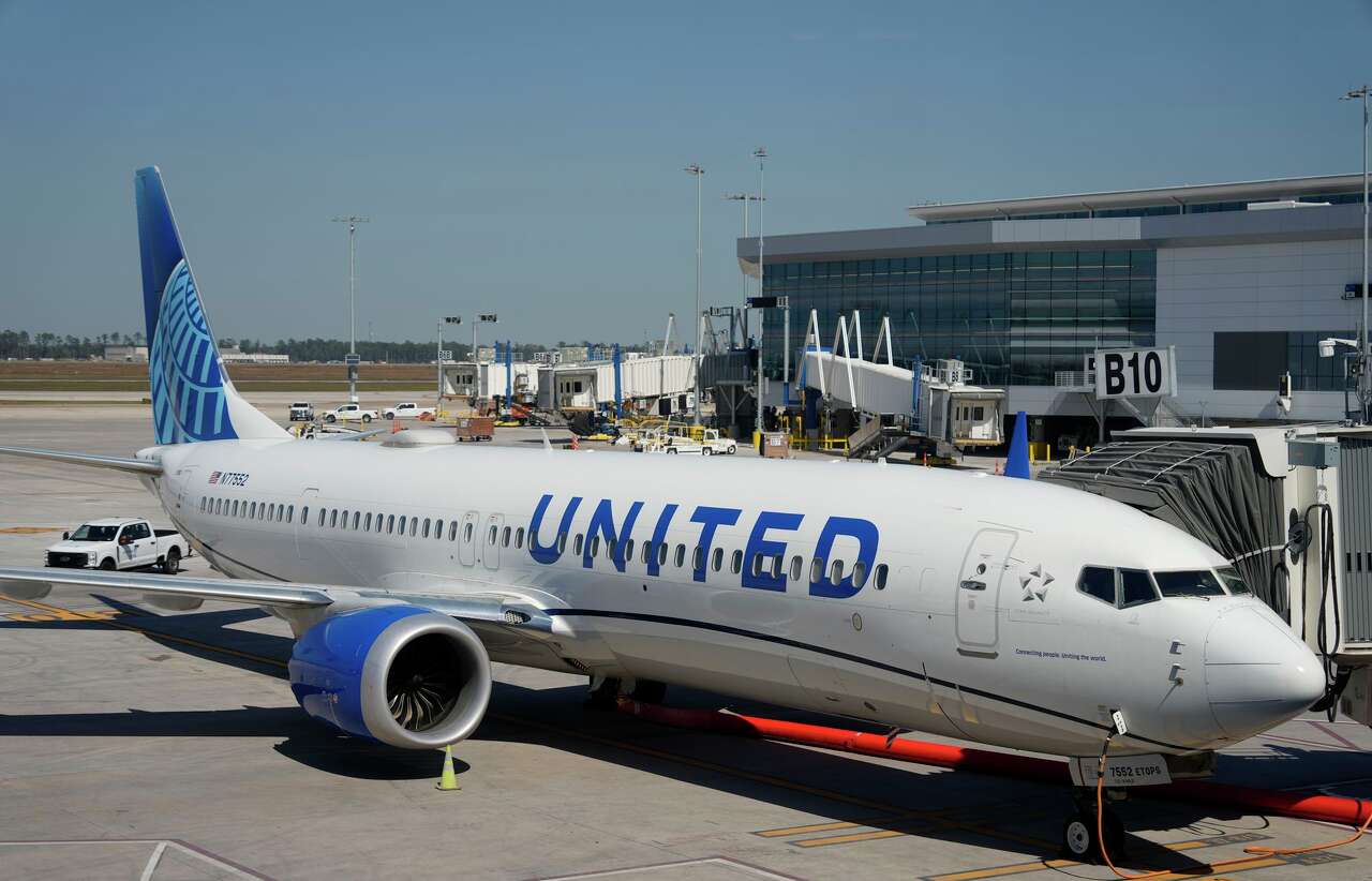 Bush Airport's Terminal C closes Wednesday after restaurant fire ...