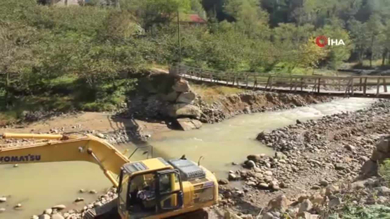 Giresun Bulancak'ta 15 yıldır korkuyla kullanılan ahşap köprü yenileniyor