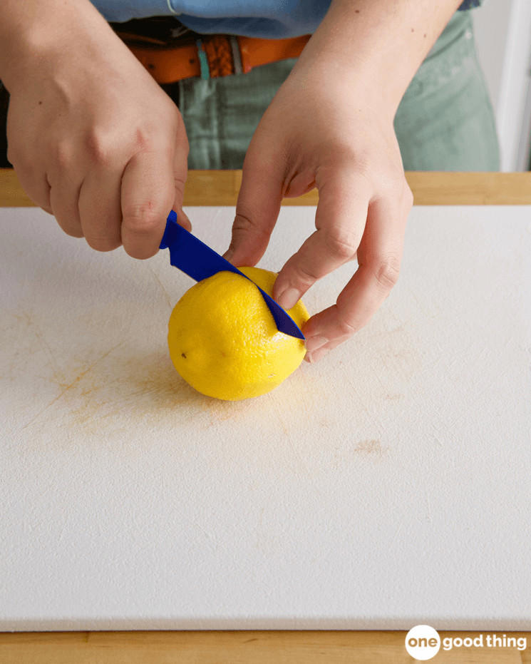 This ridiculously easy hack removes cutting board stains like magic