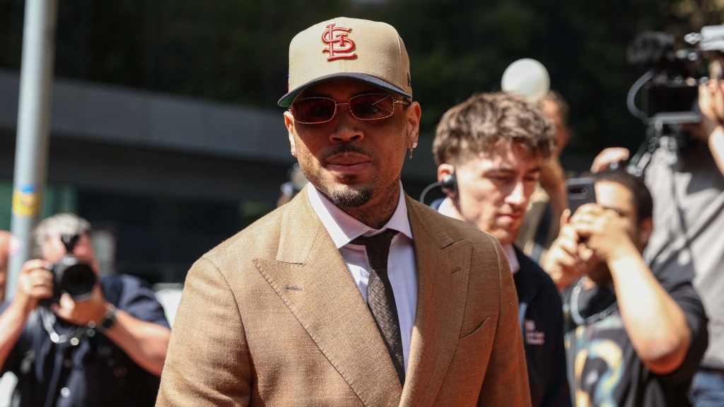 Chris Brown escapes prison with 8-month suspended sentence