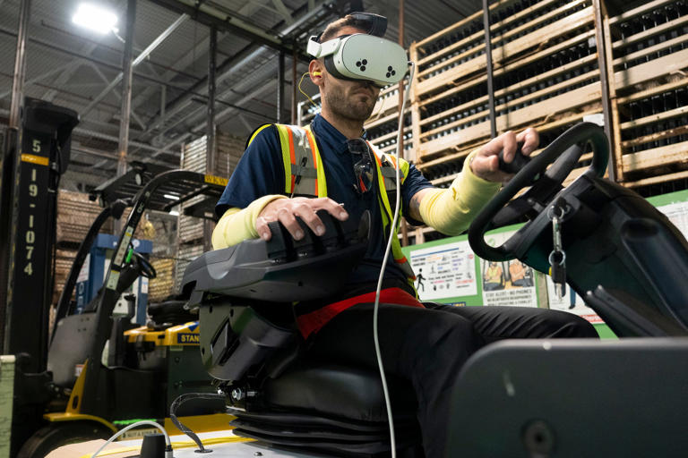 Stellantis uses this virtual reality tech to train forklift drivers