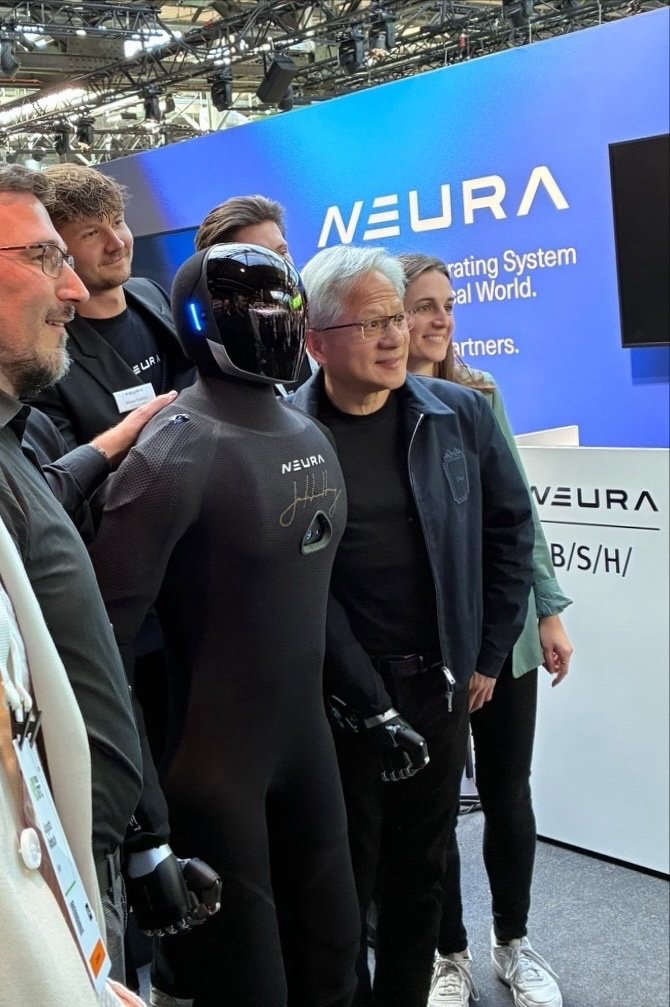 Face à Tesla et à la Chine, ce voisin de la France dégaine son robot ...