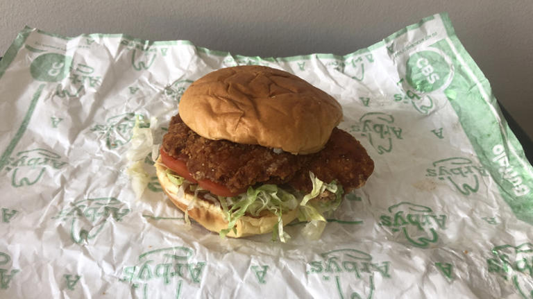 Not Popeyes, not KFC: This underappreciated fast food joint has a tasty ...