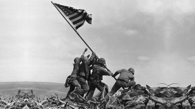 9 famous photos that reveal a different side of history