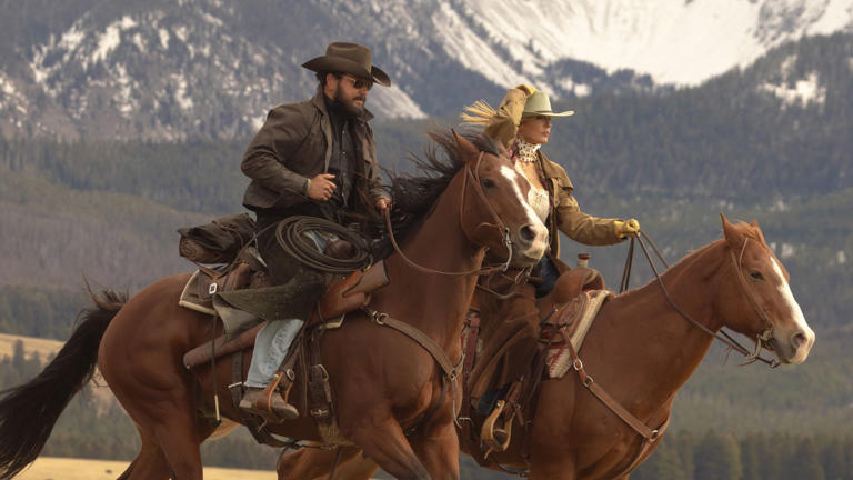 Yellowstone abandoned Taylor Sheridan's original Beth & Rip blueprint ...