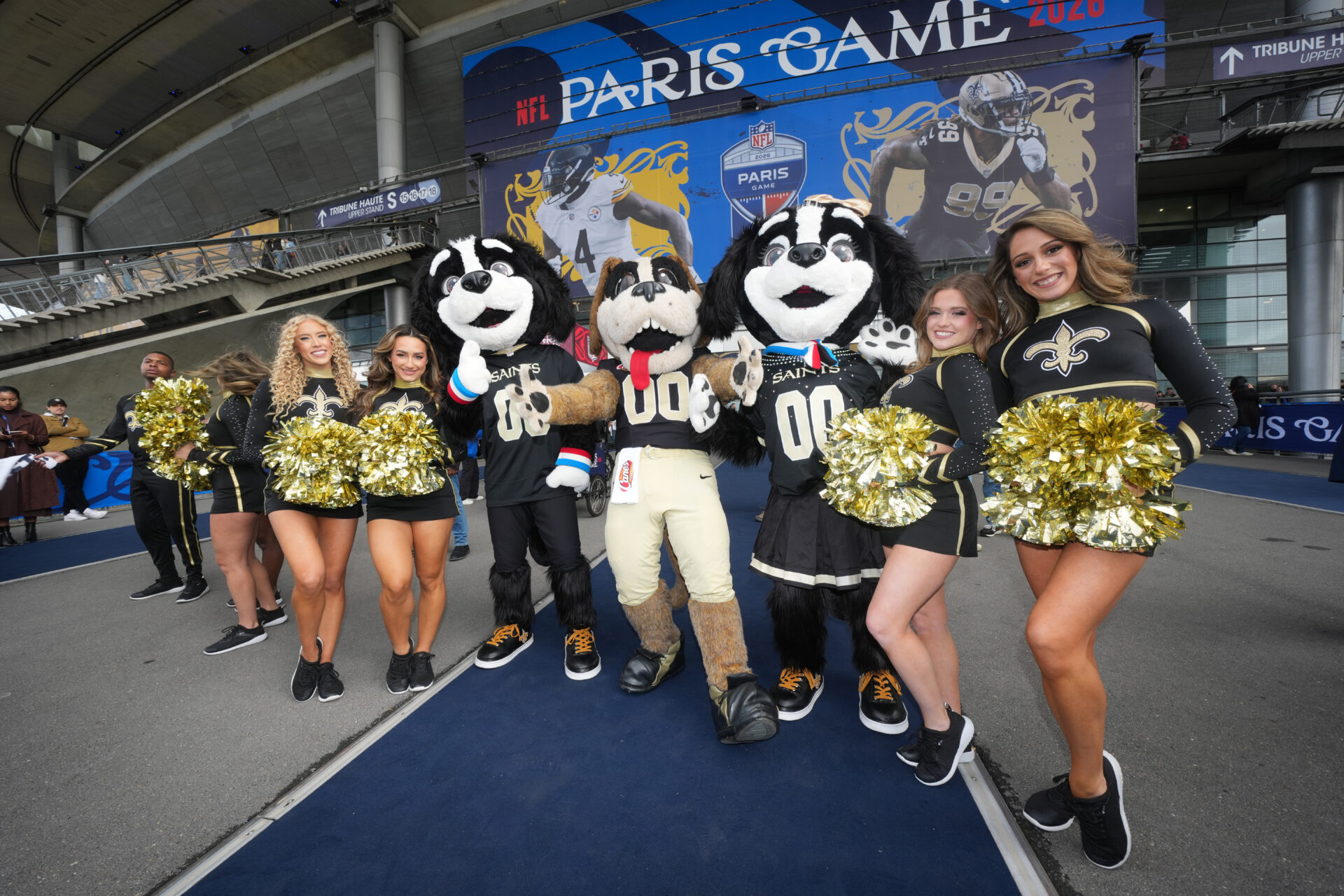 NFL Paris game ripped by fans for running out of food