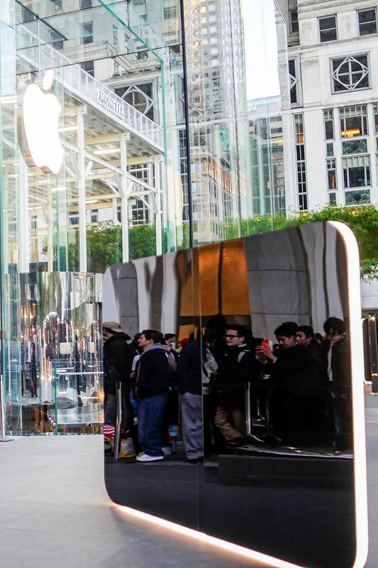 Apple says it will replace iPhone Duo units showing screen problems