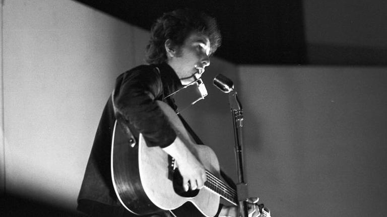 10 folk rock songs perfect for beginner guitar players