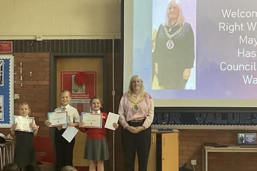 Hastings mayor delights local school children with visit