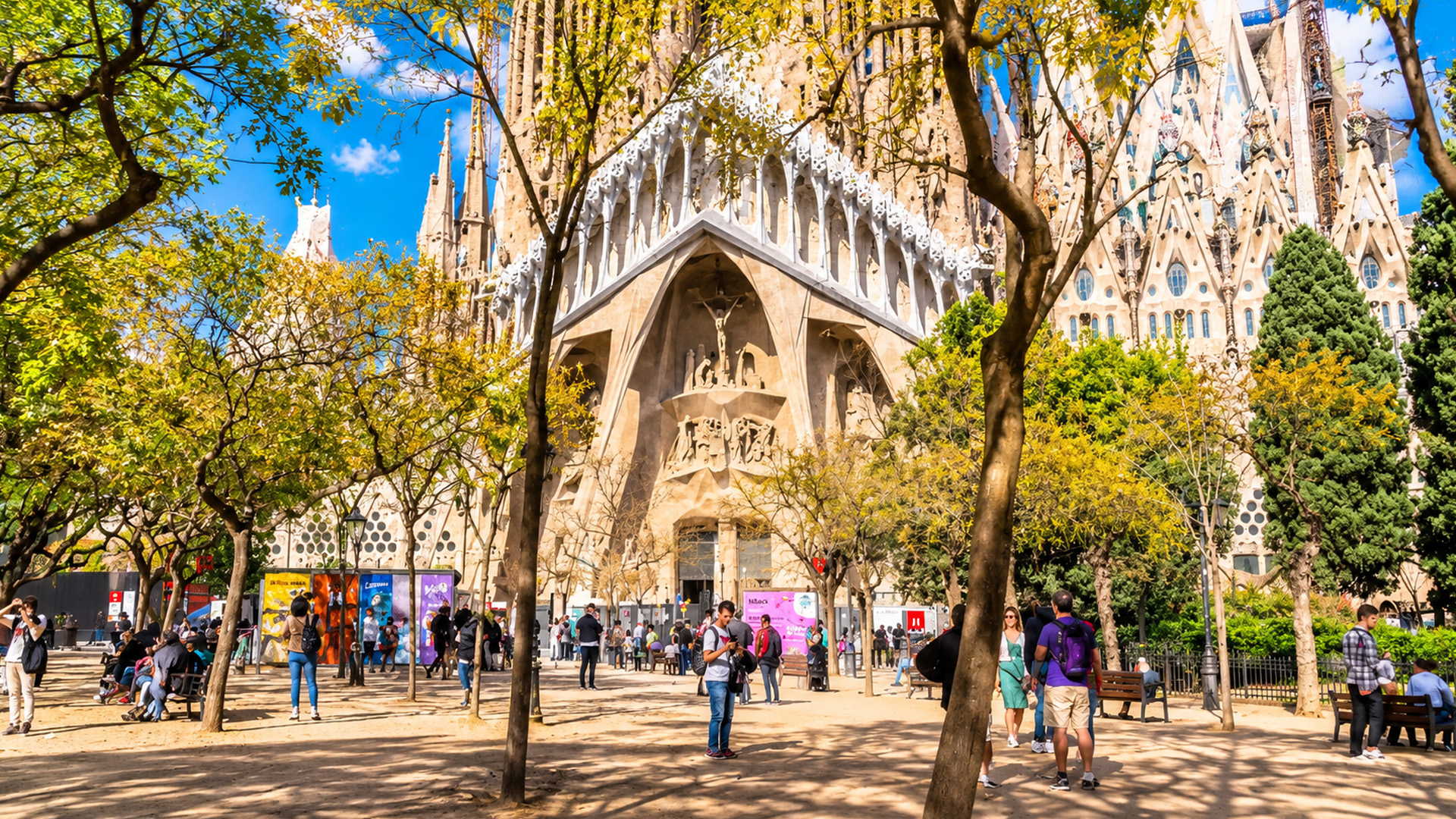 ¿Por qué la Sagrada Família de Barcelona se ve tan diferente de otras ...
