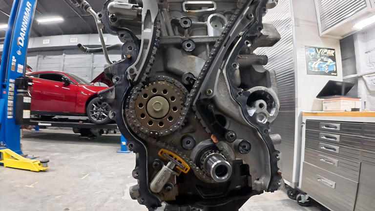 This 'blown' Dodge Hurricane inline-six might have just been left out ...