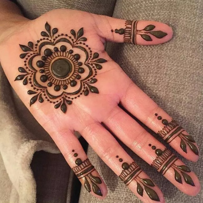 Karwa Chauth 2026 mehndi designs: Arabic to full-hand bridal patterns ...