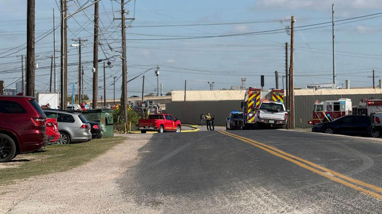 Austin firefighters respond to spray booth fire inside warehouse