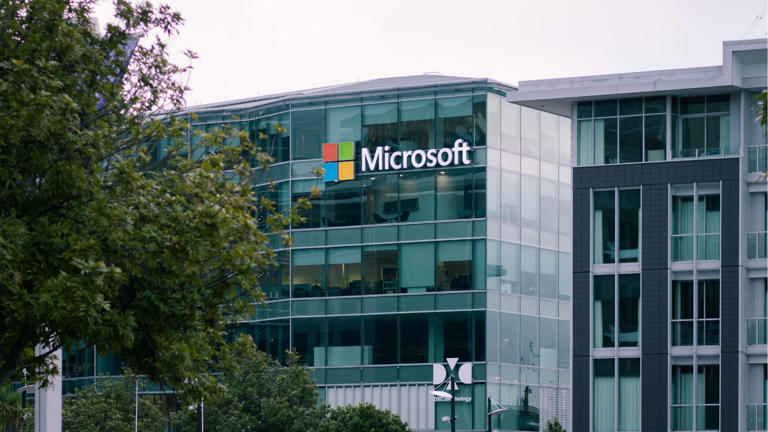 Microsoft offre incentivi per l'esodo volontario a 60.000 dipendenti