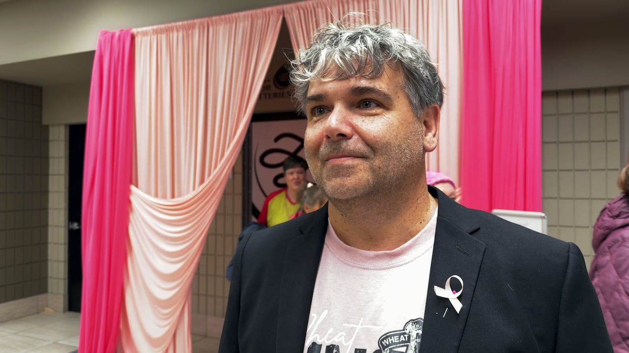 'Pink the Rink' event sees Brandon Wheat Kings skate on pink ice for ...