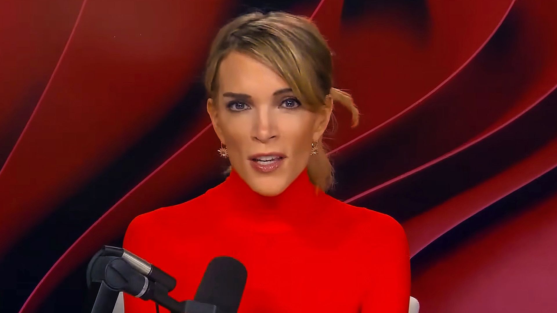 A former Fox News meteorologist is not holding back about #MeanGirl ...