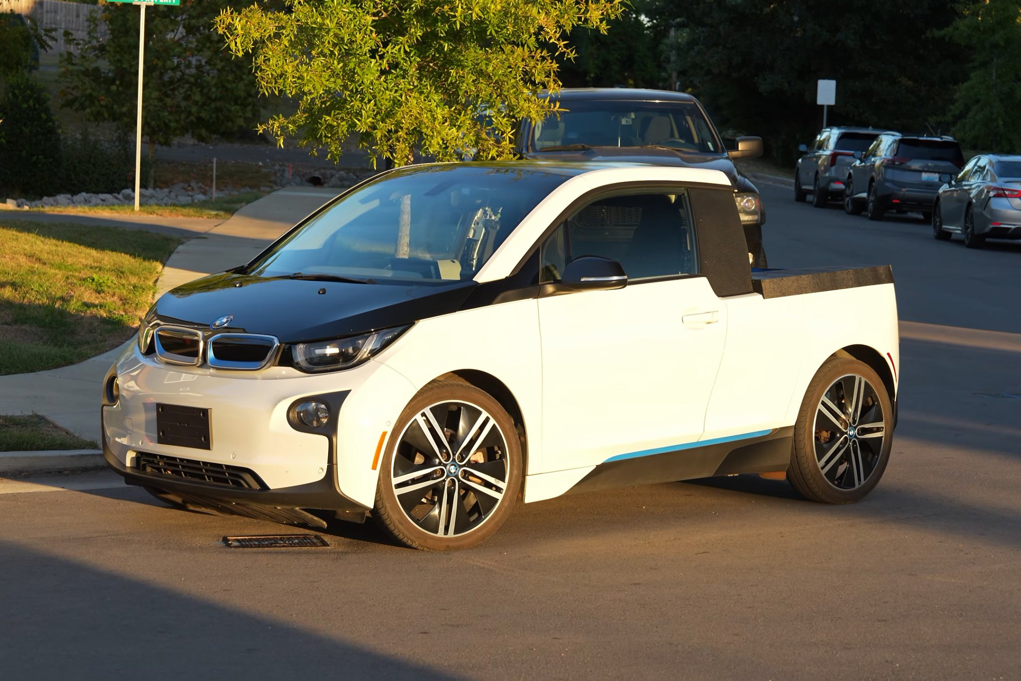 Master builder made a BMW i3 pickup truck to shame the slate